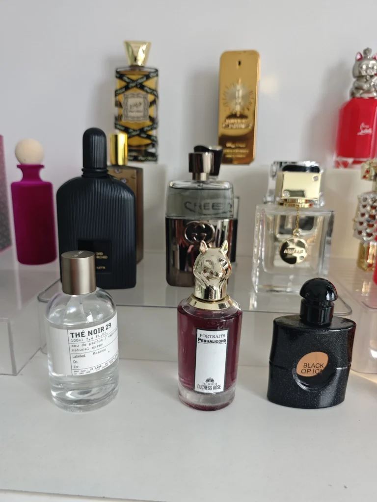 How to Find the Best Perfume Dupes in the USA: An Industry Expert’s Guide to Scent Matching, Concentration, and Longevity 10 Side-by-side comparison of a luxury designer fragrance and a high-quality perfume dupe alternative showing identical scent note profiles.