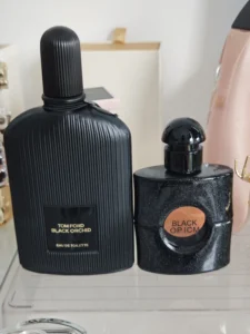 Cost breakdown comparison between a luxury coffee and vanilla perfume and a high-quality factory-direct fragrance alternative