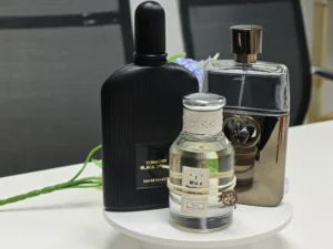 Fragrance quality comparison showing the visual differences between traditional luxury designer perfumes and lab-direct Extrait de Parfum clones.