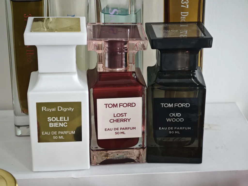 How to Choose the Best Tobacco Vanilla Dupe in the USA: Scent Notes, Longevity, & Factory Supply Chain Secrets 2 Side-by-side visual comparison of a $300 luxury designer tobacco vanilla perfume and a high-quality affordable alternative dupe.
