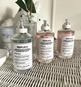 How to Smell Like a Fresh Parisian Flower Market Replica : A Supply Chain Expert's Guide to Photorealistic Floral Dupes & All-Day Longevity in the USA 2 Side-by-side comparison of a luxury designer perfume bottle and our high-quality affordable fragrance dupe.