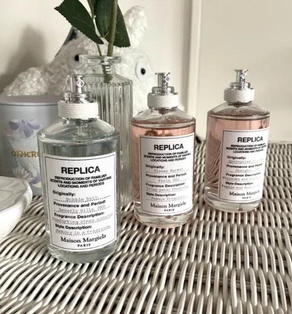 How to Smell Like a Fresh Parisian Flower Market Replica : A Supply Chain Expert's Guide to Photorealistic Floral Dupes & All-Day Longevity in the USA 9 Side-by-side comparison of a luxury designer perfume bottle and our high-quality affordable fragrance dupe.