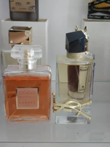 How to Find the Best Coco Mademoiselle Similar Fragrances: A Supply Chain Chemist’s Guide to Quality, Longevity, and Price in the USA 3 Wear-test and longevity comparison between a traditional luxury perfume and an affordable, high-concentration factory-direct fragrance.
